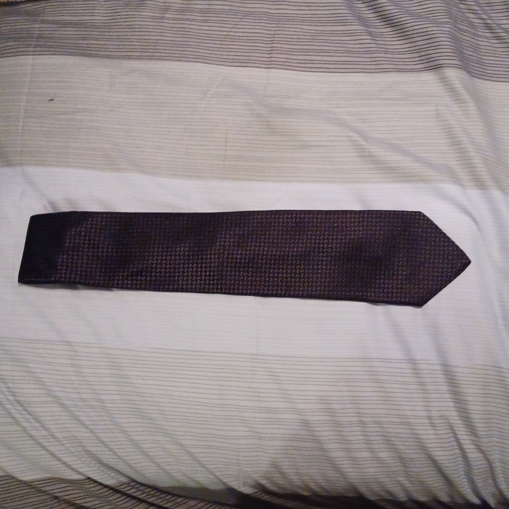Hugo Boss silk tie